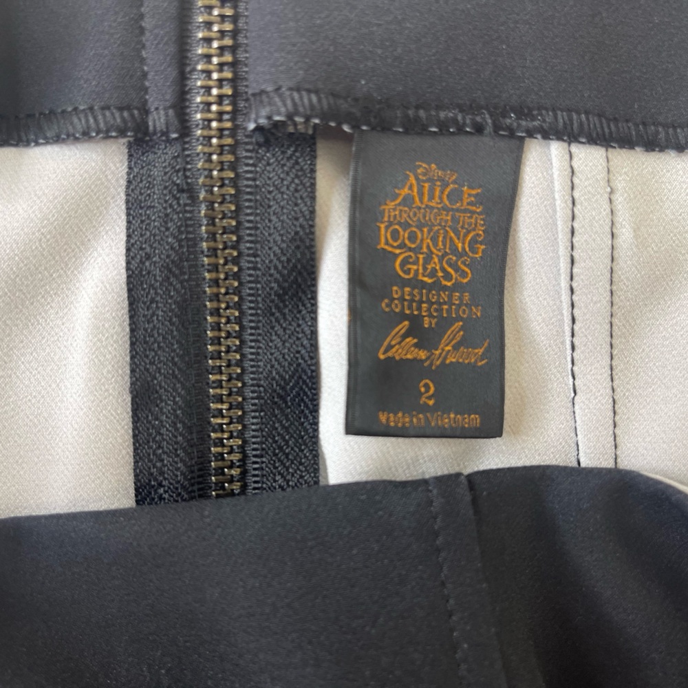 Disney Cheshire Cat Print A-line Black and White Mini Skirt - Size 2 - Picture 9 of 13
